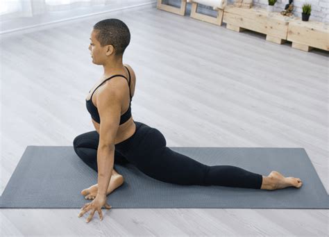 7 Hip Adductor Stretches To Unlock Newfound Lower Body Mobility ...