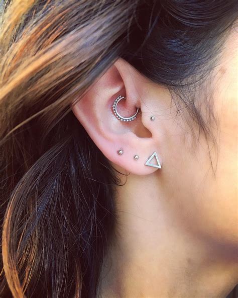 60 Trendy Types of Ear Piercings and Combinations – Choose Your Look!