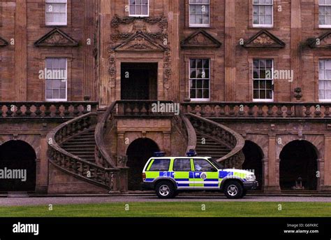 Police drumlanrig castle in scotland leonardo da vinci painting hi-res ...