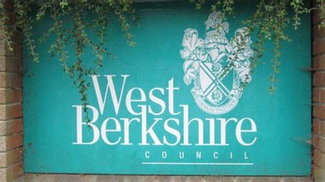 West Berkshire Council leader Graham Jones to step down - BBC News