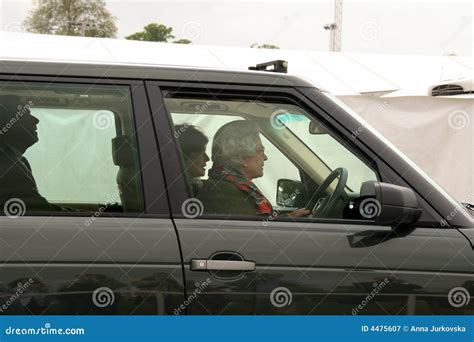 Queen Elizabeth Driving Car Editorial Photography - Image of driving ...