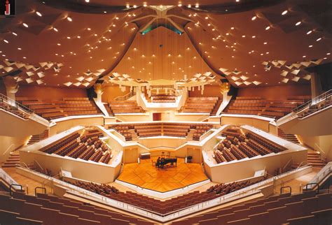 A Historical Cantorial Concert took place at the Berlin Philharmonic ...