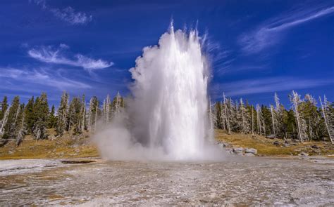 Grand Geyser, Yellowstone NP, Wyoming, USA Foto & Bild | himmel, herbst ...