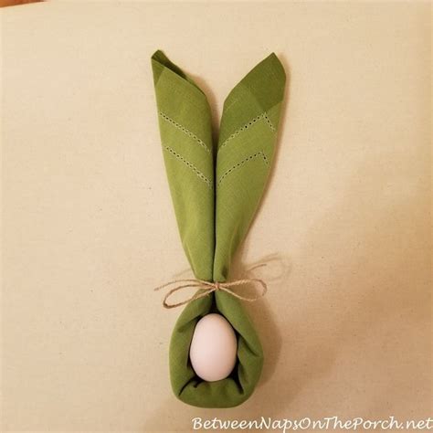 Adorable Bunny Napkin Fold: So Easy and Fast to Make! | Bunny napkin ...