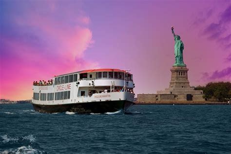 NYC Manhattan Circle Line Cruise around Statue of Liberty by night ...