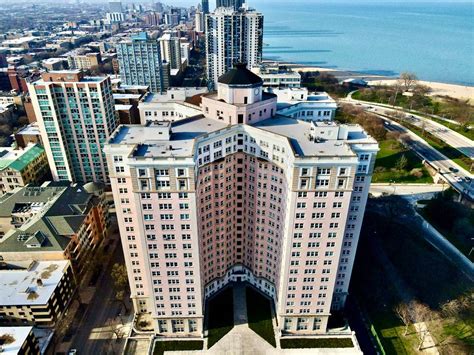 Edgewater Beach Apartments 2 - Doorways of Chicago