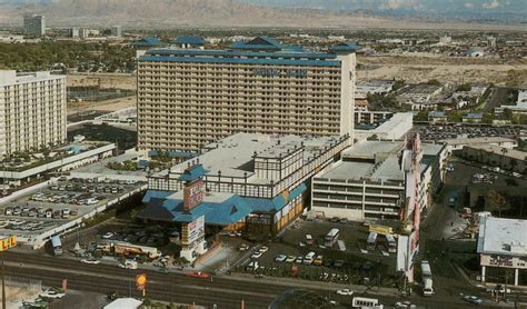 Imperial Palace. Las Vegas, 1982. Photo via Classiclasvegas Henderson ...