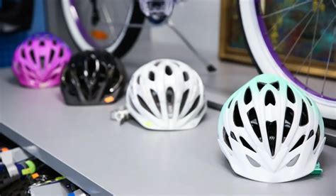 Bike Helmet MIPS Or Not? Full Guide With Pros, Cons & More - Cycle ...