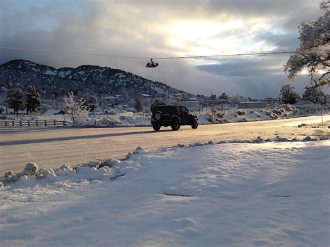 FRAZIER PARK CA: PICTURES OF FRAZIER PARK ROADS ON A FEBRUARY MORNING 2011