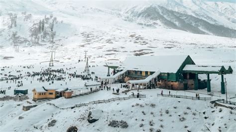 Tourist influx to Gulmarg surges ahead of G-20 meet in the Kashmir ...