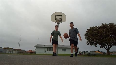 1v1 basketball - YouTube