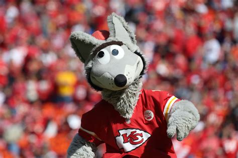 Why Is The Kansas City Chiefs Mascot A Wolf Kc Wolf History Explored ...