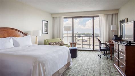 Tampa International Airport Hotel | Tampa Airport Marriott