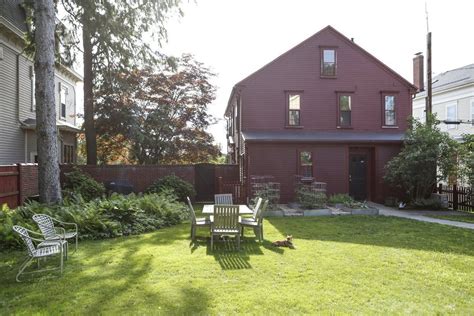 A Light-Filled 1772 Colonial House in Rhode Island | Colonial house ...