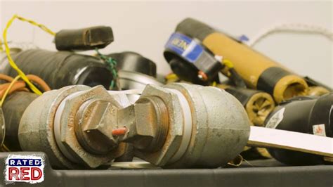 A Bomb Tech Explains Commonly-Used IEDs - YouTube