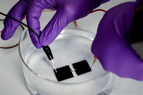 Conductive Gels That Stick When Wet for Better Biomedical Sensors and ...