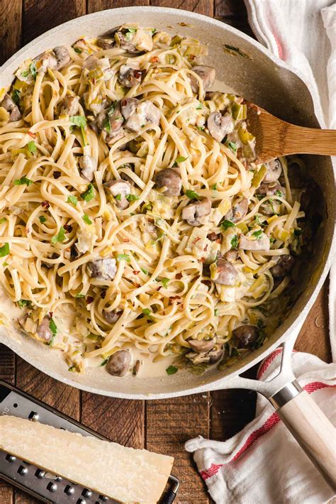 Creamy Leek and Mushroom Pasta | Neighborfood