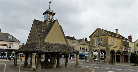 Witney (Oxfordshire) Tourist Information Guide