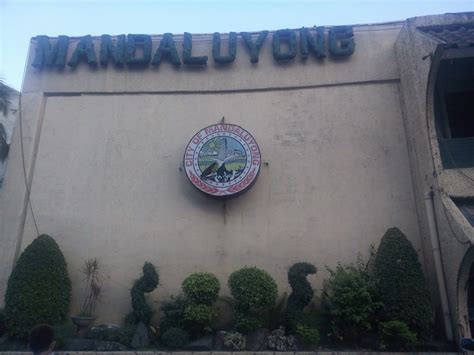 Old Mandaluyong - The old Mandaluyong City Hall was built... | Facebook