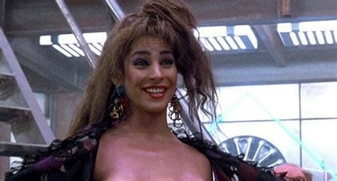 Ex-Actress Who Played Three-Breasted Hooker in 'Total Recall' Spills All