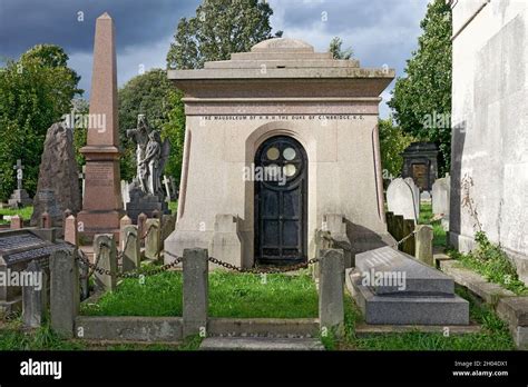 kensal green cemetery london Stock Photo - Alamy