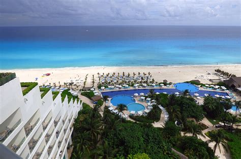 Luxe Live Aqua Cancun on the Beach in Mexico