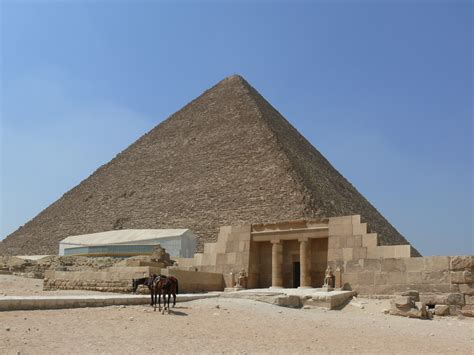 File:Pyramid of Cheops 02.JPG