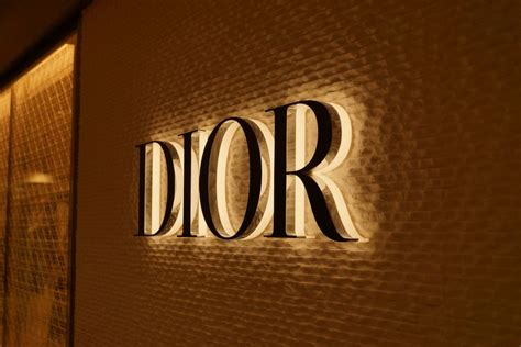 Top 10 Best Dior Perfumes Of All Time: The Ultimate Guide - Scent Grail