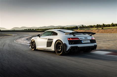 New Audi R8 V12 Plus