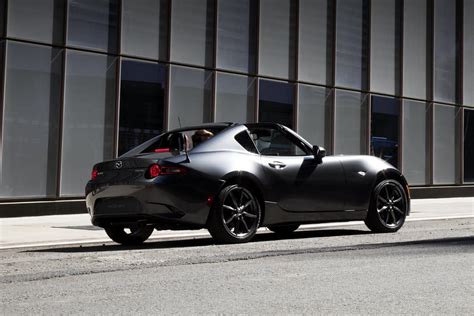 5 reasons why the 2023 Mazda MX-5 RF is the perfect sports car for ...