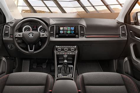 Skoda Karoq 2024 Interior, Exterior Images - Karoq 2024 Photo Gallery | Oto