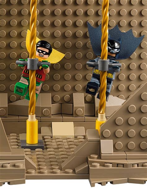 the lego batman movie scene is made out of yellow and brown bricks ...