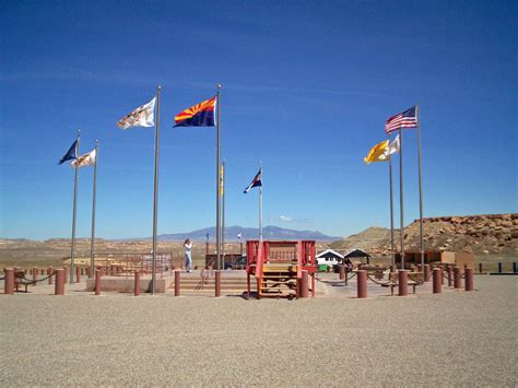 File:Four Corners Monument (1).jpg - Wikipedia