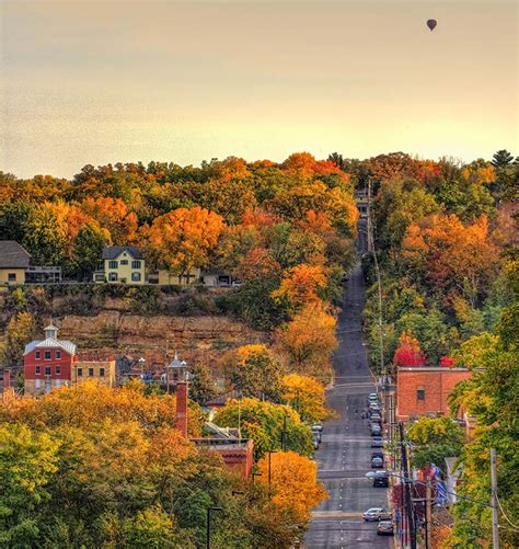 10 BEST Places For Fall Colors In Stillwater, Minnesota