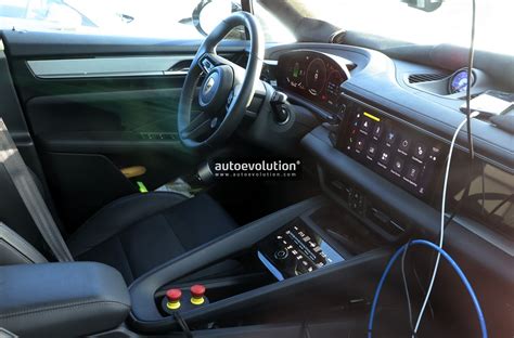 Porsche Macan 2024 Interior Red - Jorey Angelle