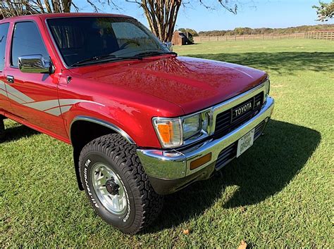 1990 Toyota SR5 Pickup Is the Steal of the Week, Has Cassette Stereo ...