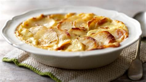 Dauphinoise potatoes recipe - BBC Food