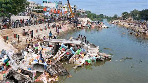 Ganesh idols pile up in KC Canal - The Hindu