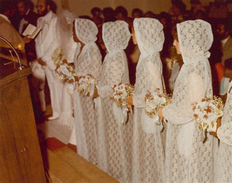 46 Hilarious Vintage Bridesmaid Dresses That Didn't Stand The Test Of ...