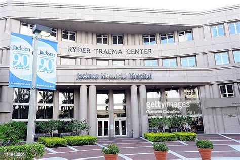 Jackson Memorial Hospital Photos and Premium High Res Pictures - Getty ...