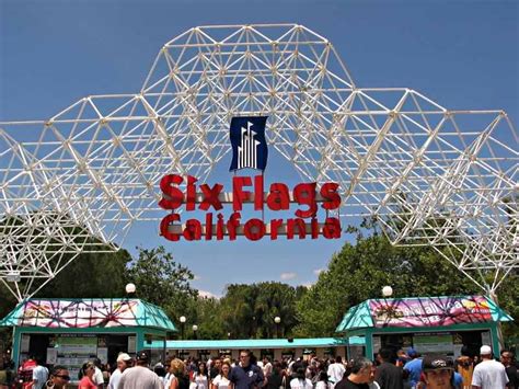 Six Flags Magic Mountain to Open Entire Year Beginning 2018