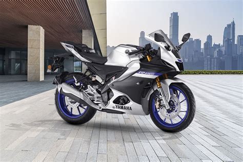 Yamaha YZF R15 Price 2023 Mileage, Specs, Images Of YZF R15 Carandbike ...