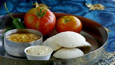 Idli Recipe with Coconut Chutney | Food