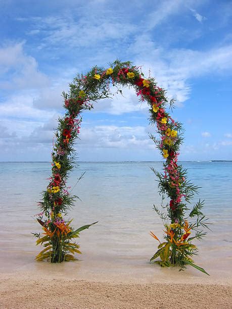 Polynesian Wedding Stock Photos, Pictures & Royalty-Free Images - iStock