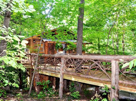 Secluded Cabin in Mountain View, Arkansas