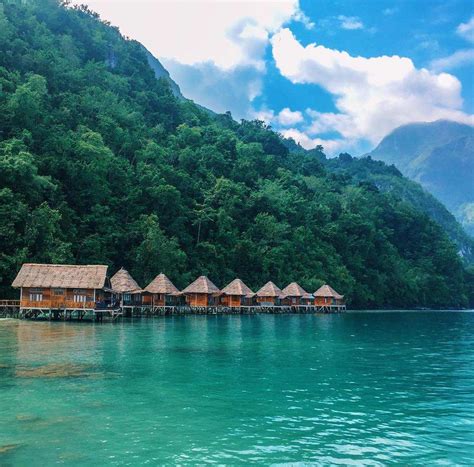 Pantai Ora Maluku Dengan Suasana Layaknya Maldives - Wisata Milenial