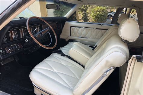 1969 LINCOLN CONTINENTAL MARK III - Interior - 221706