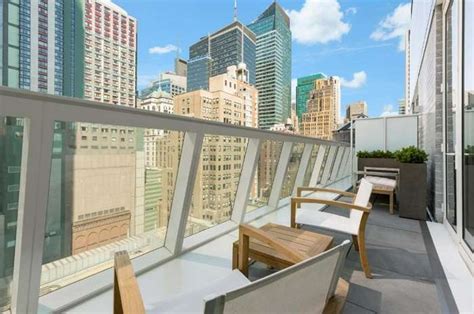 21 Manhattan Hotels With Balcony And View