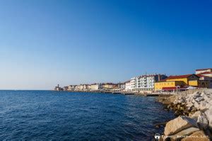 Piran - Sunshine and Architecture - Travel. Experience. Live.