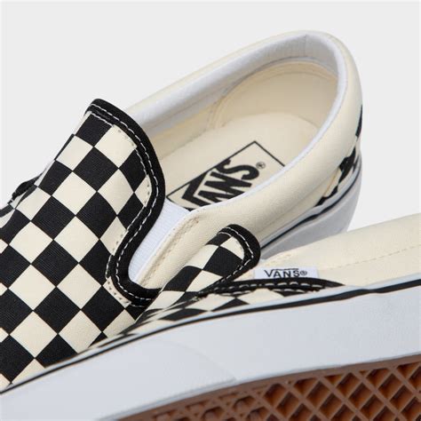 Vans Classic Slip-On Checkerboard Black / White | JD Sports